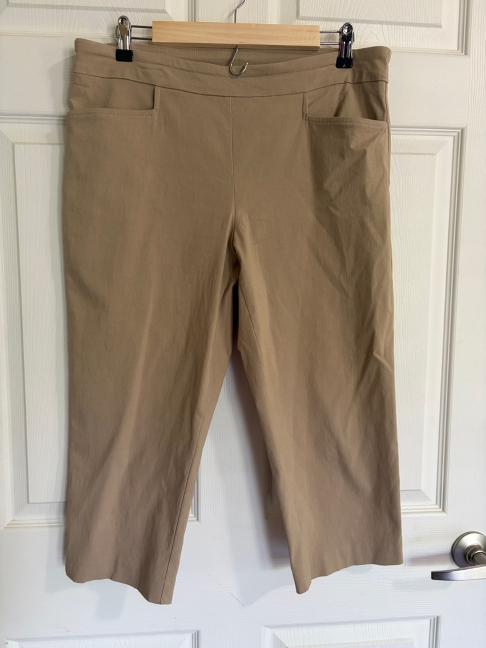 Women's Stretch Capris Pants - Tan